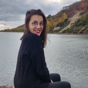 Meet your Posher, Alicia